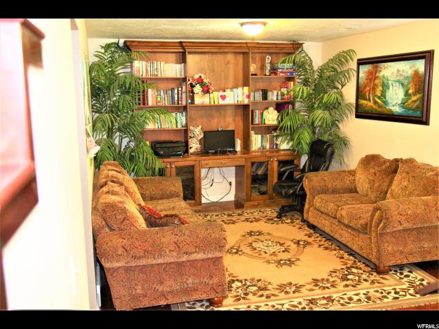 5586Shadberry Cir, West Jordan, UT 84081