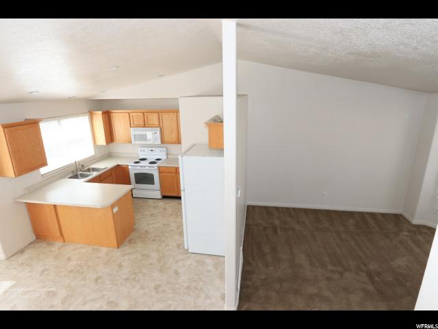 8558 S LAUREL OAK W, West Jordan, UT 84081