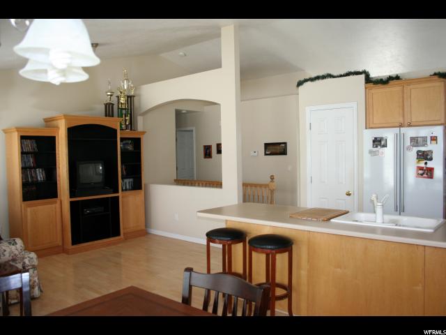 6727 S AUGUST LN W, West Jordan, UT 84081