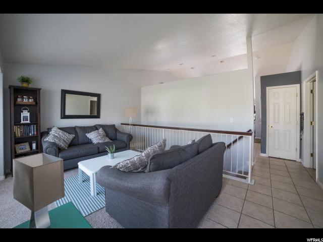 8519 S LAUREL OAK DR, West Jordan, UT 84081