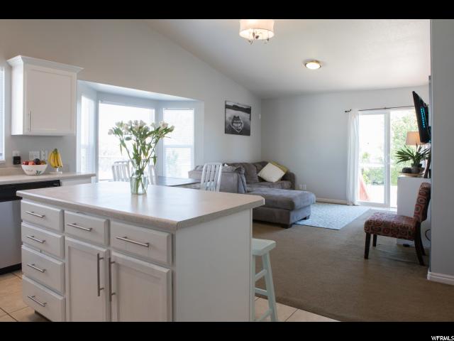 8519 S LAUREL OAK DR, West Jordan, UT 84081