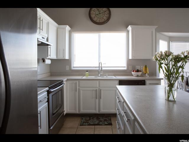 8519 S LAUREL OAK DR, West Jordan, UT 84081