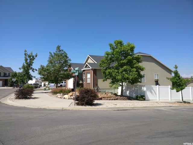8303 S RUSTIC OAK CT, West Jordan, UT 84081