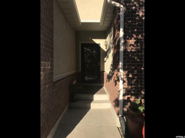 8303 S RUSTIC OAK CT, West Jordan, UT 84081