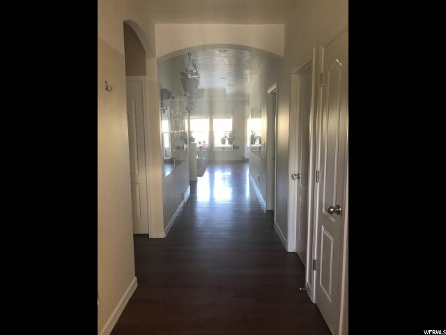 8303 S RUSTIC OAK CT, West Jordan, UT 84081