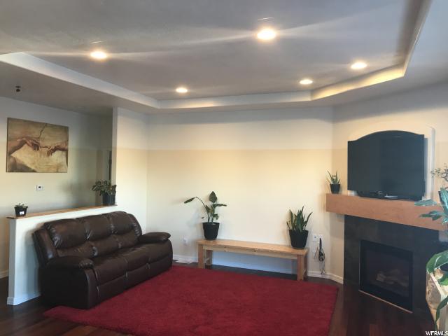 8303 S RUSTIC OAK CT, West Jordan, UT 84081