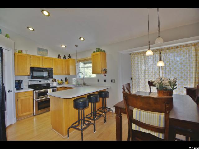 1104 W PRIMAVERA WAY S, West Jordan, UT 84084