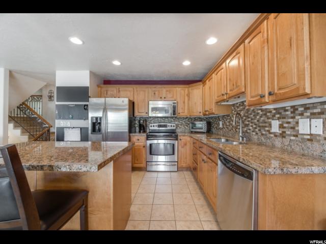 7194 S MILKY HOLLOW LN, West Jordan, UT 84084