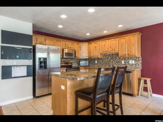 7194 S MILKY HOLLOW LN, West Jordan, UT 84084