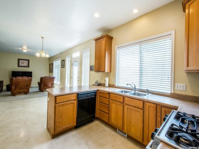 8892 S YELLOW PINE ST W, West Jordan, UT 84088