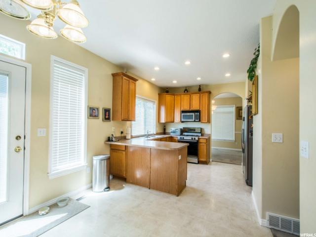 8892 S YELLOW PINE ST W, West Jordan, UT 84088