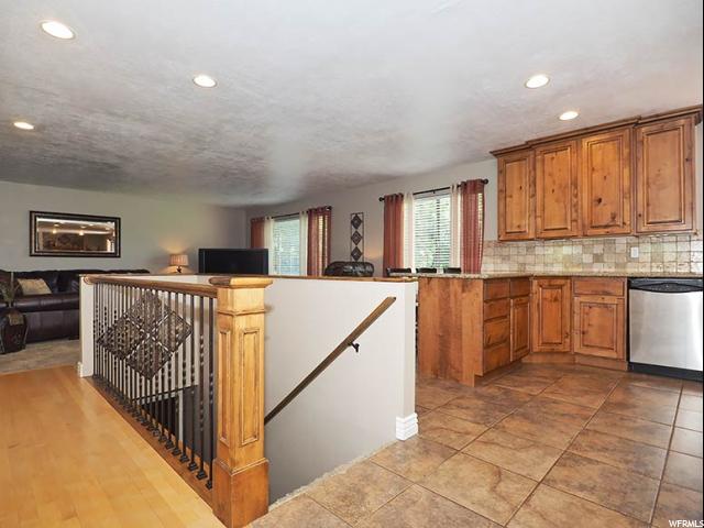 2414 E SUMMERFIELD LN, Sandy, UT 84092