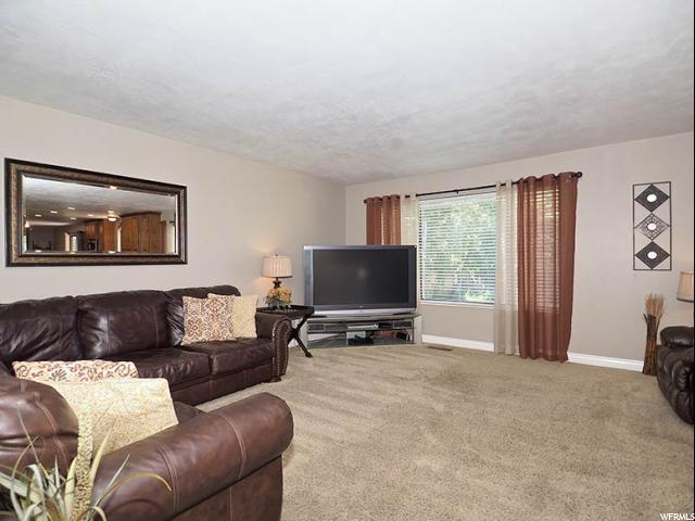 2414 E SUMMERFIELD LN, Sandy, UT 84092