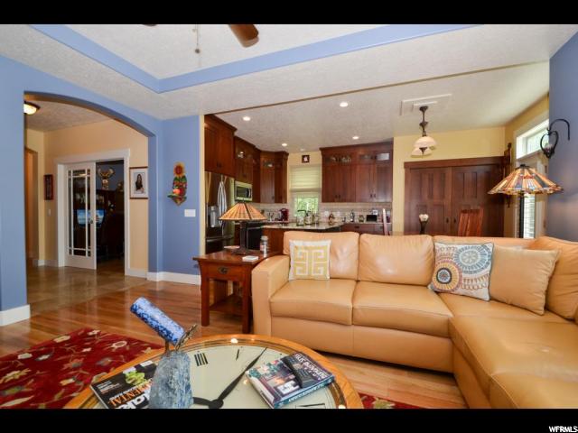 1934 E BLUFFSIDE CIR S, Sandy, UT 84092
