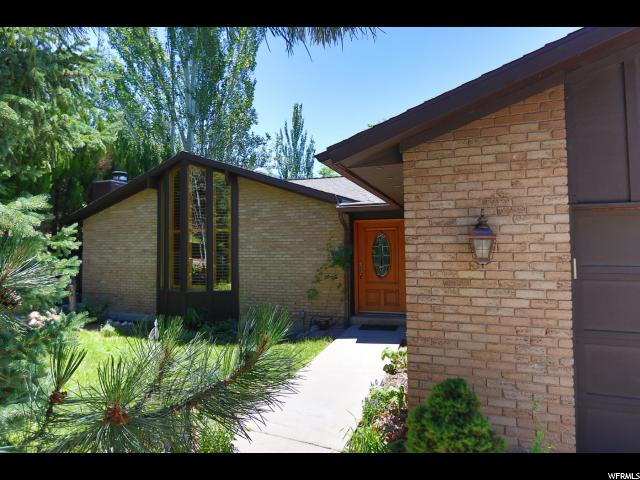 2458 E Granite Hills Cir S, Sandy, UT 84092