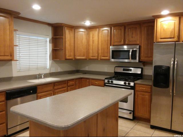 7532 S MICHELLE WAY E, Sandy, UT 84093
