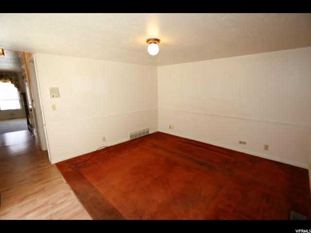 8722 S OAKWOOD PARK CIR CIR S, Sandy, UT 84094