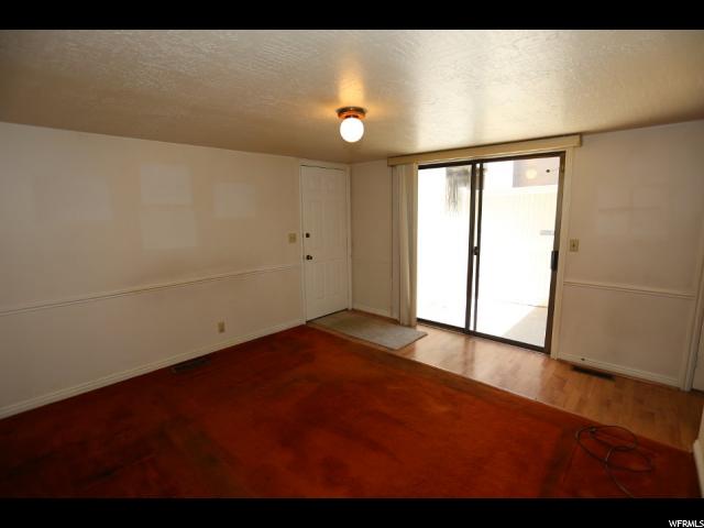 8722 S OAKWOOD PARK CIR CIR S, Sandy, UT 84094