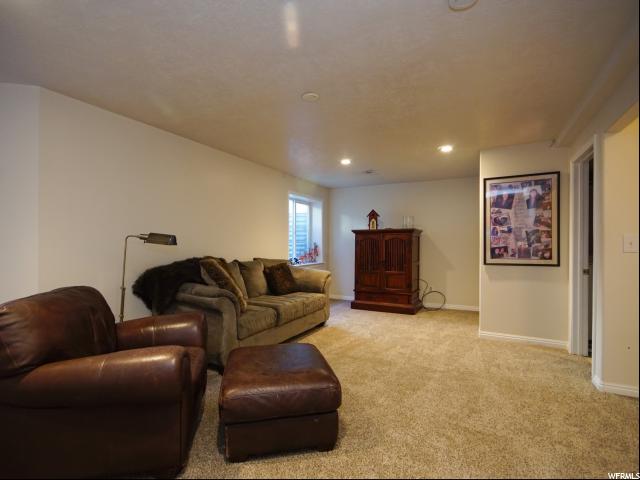 7826 S PONDEROSA Way, Sandy, UT 84094