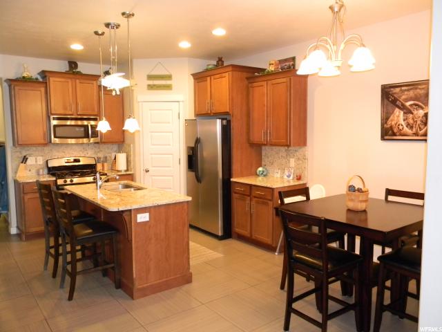 3802 W BROADWICK RD, South Jordan, UT 84095