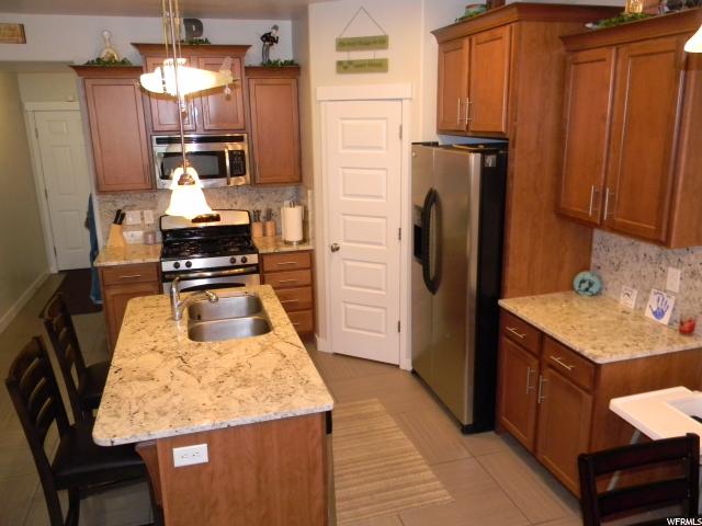 3802 W BROADWICK RD, South Jordan, UT 84095