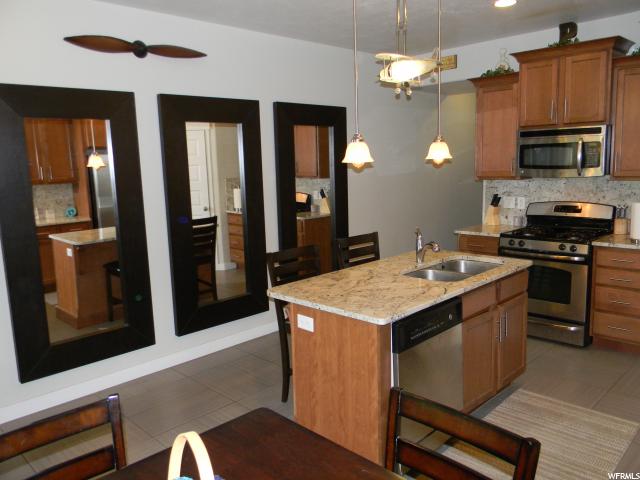 3802 W BROADWICK RD, South Jordan, UT 84095