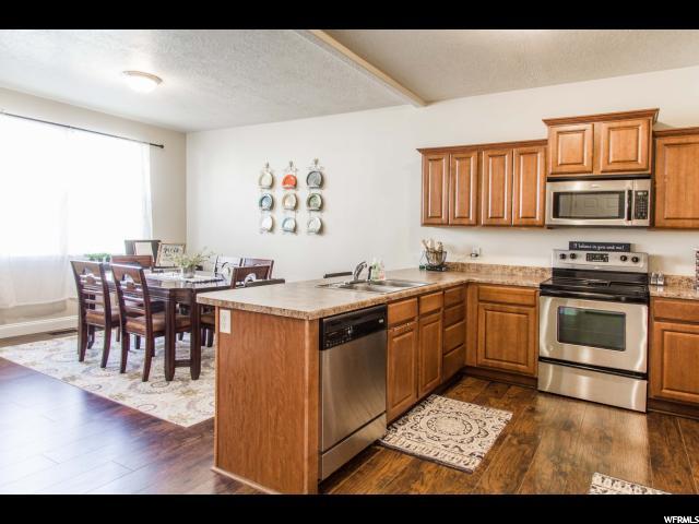 10992 S Maple Forest Way S, South Jordan, UT 84095