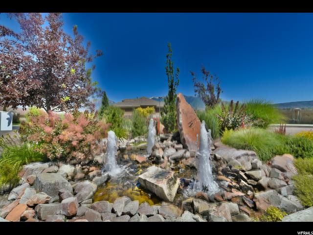 10225 S Mystic Falls Way W, South Jordan, UT 84095