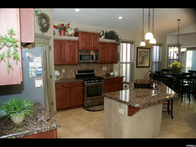 11079 S CADBURY DR W, South Jordan, UT 84095
