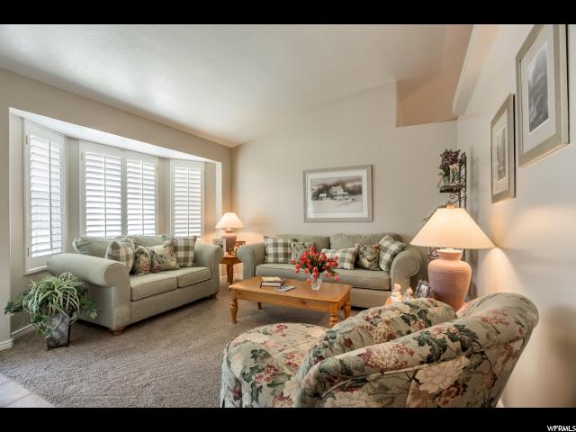 1008 W RAMBOUILLET DR, South Jordan, UT 84095