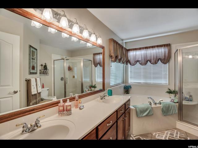 1008 W RAMBOUILLET DR, South Jordan, UT 84095