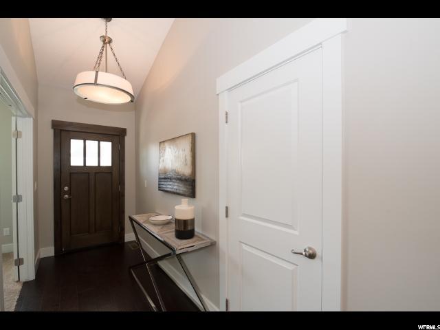 1398 W WHEADON GLENN Cv, South Jordan, UT 84095