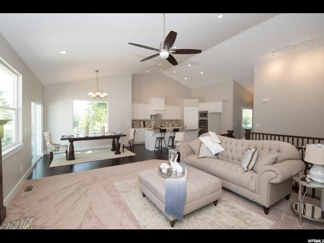 1398 W WHEADON GLENN Cv, South Jordan, UT 84095