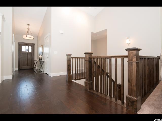 1398 W WHEADON GLENN Cv, South Jordan, UT 84095