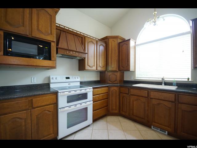 13867 S APRIL MOON Cv, Herriman, UT 84096