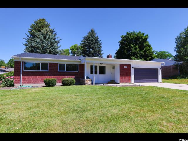1805 E Moor Dale Ln, Holladay, UT 84117
