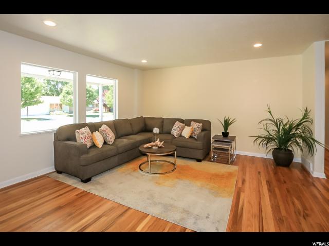 1805 E Moor Dale Ln, Holladay, UT 84117