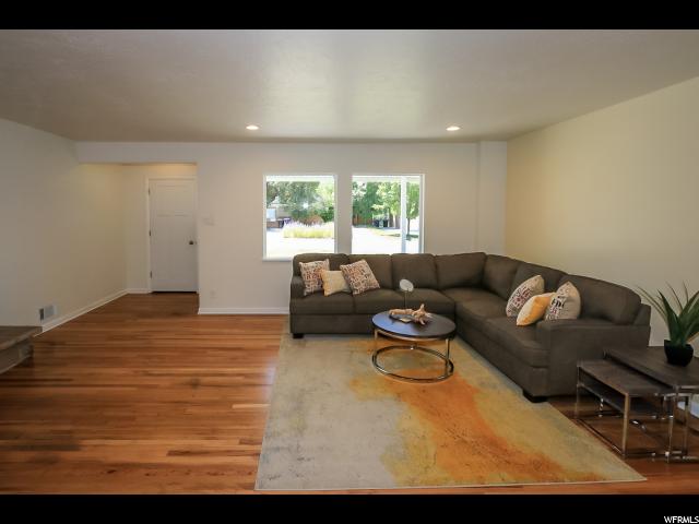 1805 E Moor Dale Ln, Holladay, UT 84117