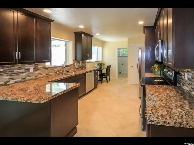1805 E Moor Dale Ln, Holladay, UT 84117