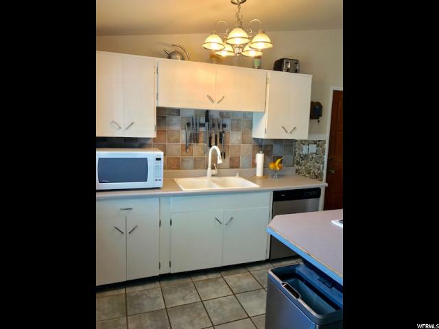 3927 W RIDGECREST CIR, Taylorsville, UT 84118