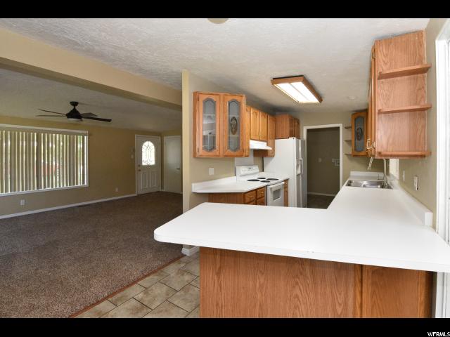 6920 S BROOKHILL Dr, Cottonwood Heights, UT 84121