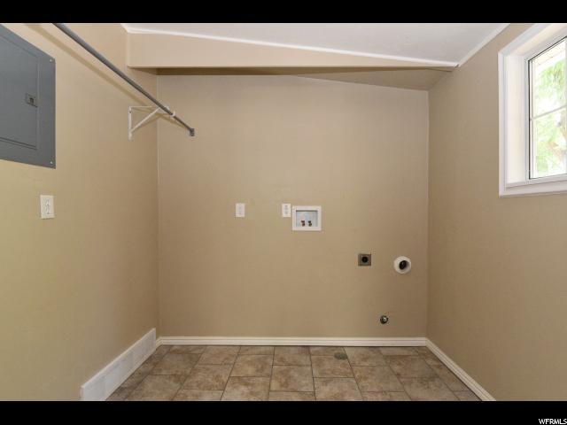 6920 S BROOKHILL Dr, Cottonwood Heights, UT 84121