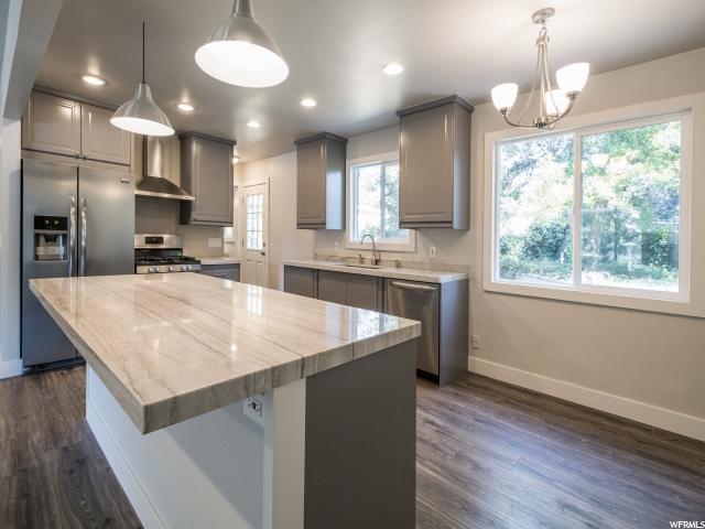 1702 E VILLAGE GREEN RD S, Cottonwood Heights, UT 84121