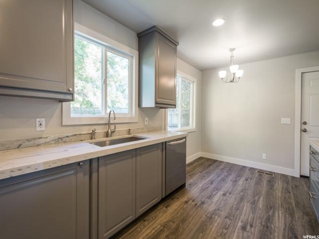 1702 E VILLAGE GREEN RD S, Cottonwood Heights, UT 84121