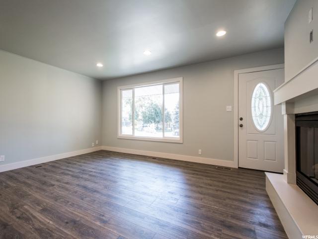 1702 E VILLAGE GREEN RD S, Cottonwood Heights, UT 84121