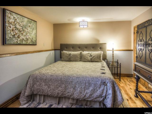 3616 E AVONDALE DR, Cottonwood Heights, UT 84121