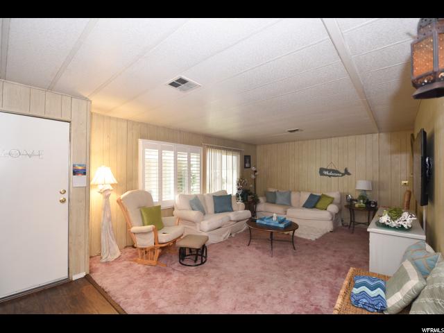 1052 W PASQUE DR S, Taylorsville, UT 84123
