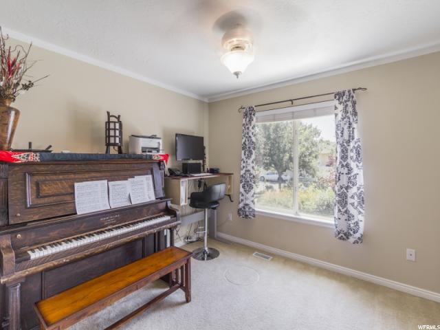 6952 W HUNTER VALLEY DR, West Valley City, UT 84128