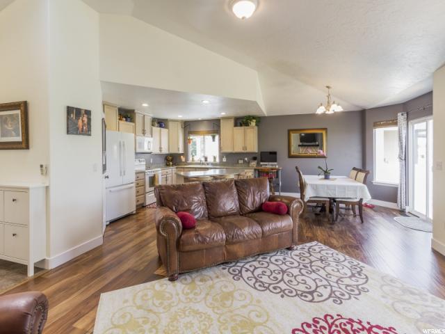 6952 W HUNTER VALLEY DR, West Valley City, UT 84128