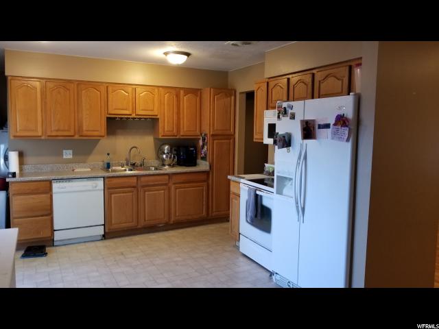 1810 W CHAMPAGNE AVE S, Taylorsville, UT 84129